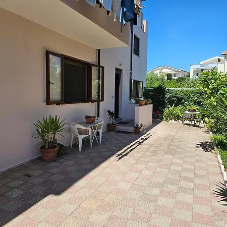 Sardina Gaudi Apartment *